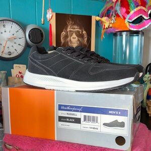 NIB WEATHERPROOF VINTAGE Black Russell Tennis Hiking Sports Tennis shoes size 9.